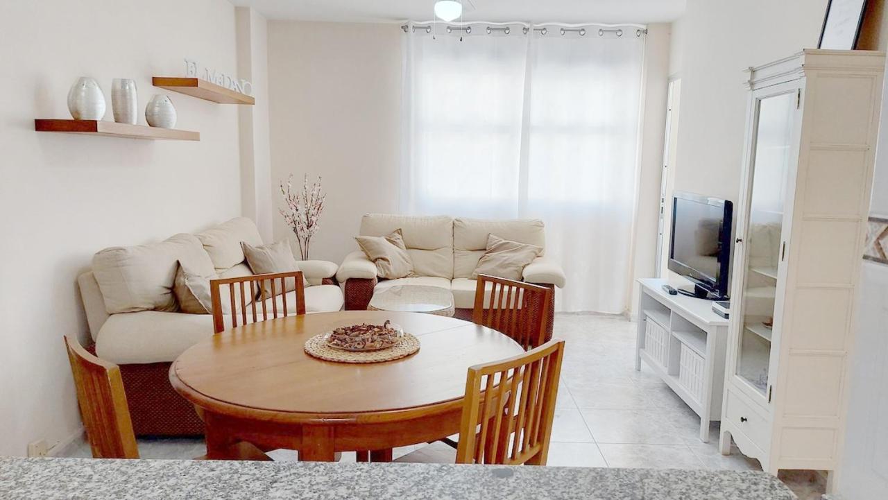 Centric 2 Bedrooms Apartment Near To The Beach - By Tenerifehints El Medano  Exterior photo